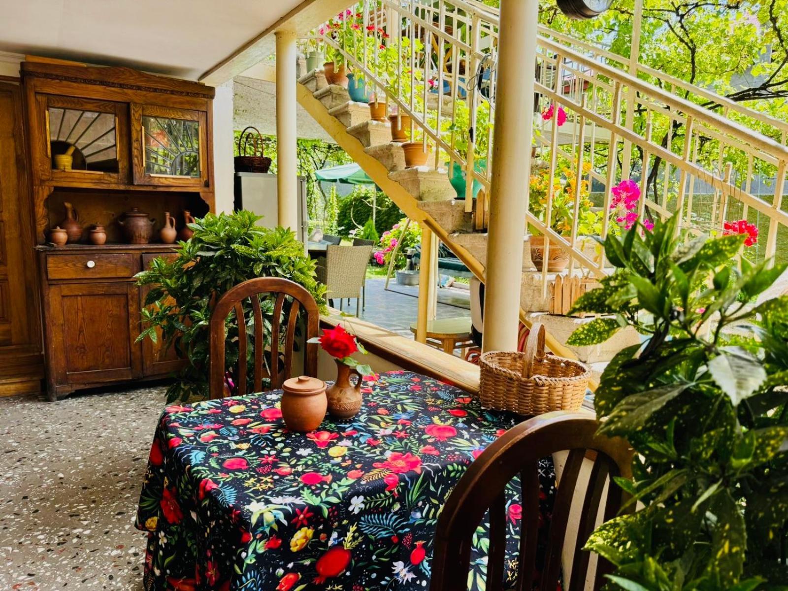 Home Inn-Guesthouse Lagodekhi Extérieur photo